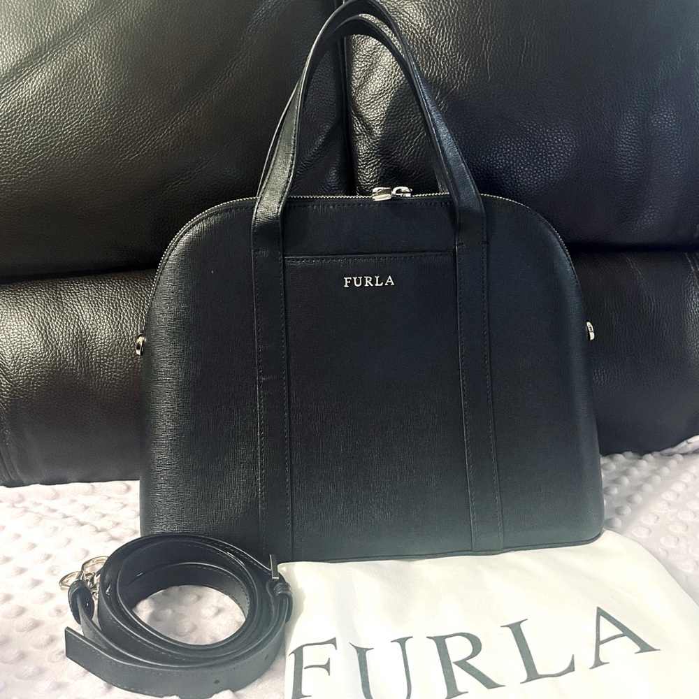 FURLA Black Leather handbag with Crossbody strap